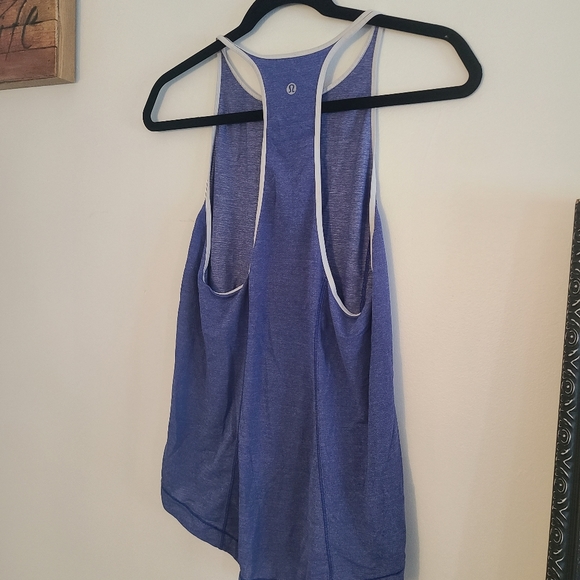 Beautiful Lululemon Tank - Picture 5 of 5